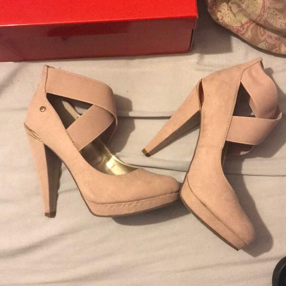 Guess heels size 7 - Picture 2 of 2